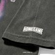 【受注予約：9月中旬頃に発送】HOMEGAME × 刃牙 × PANCRASE - 新居すぐる VS 勇次郎 S S TEE【HG240106】 Fashion